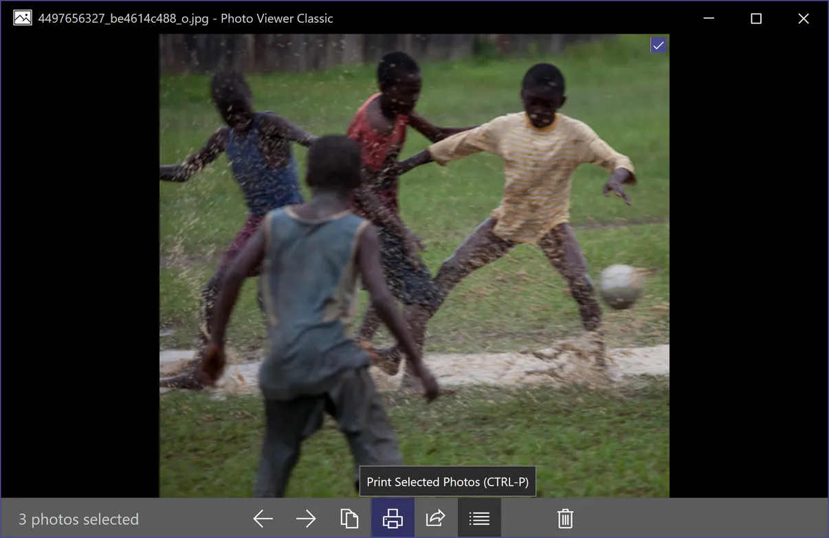 Select photos and copy, print, delete and share them in Photo Viewer Classic